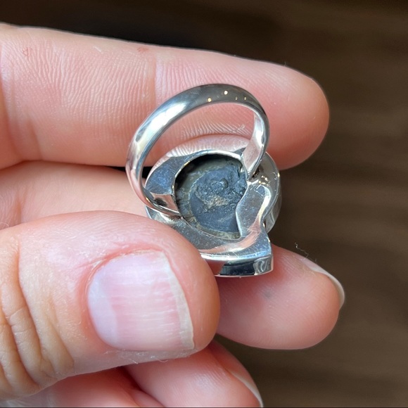 Sterling Silver Pyritized Ammonite Shell Ring. Sz 6 - Picture 5 of 6